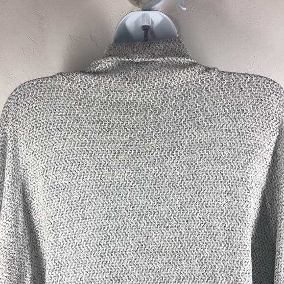 Pure Essence super soft light gray poncho size medium - Picture 8 of 11